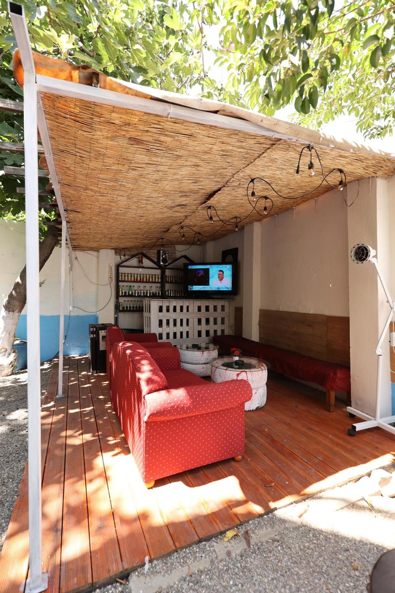 Hostel Osho Тирана Экстерьер фото