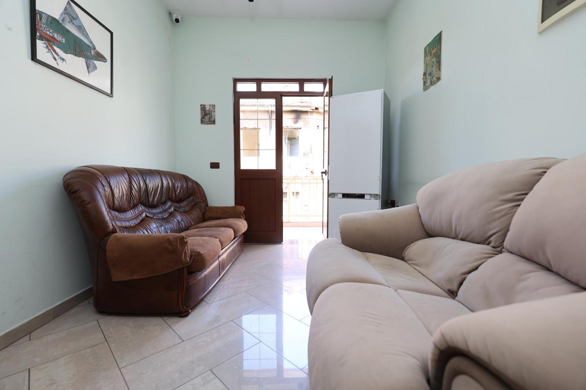 Hostel Osho Тирана Экстерьер фото