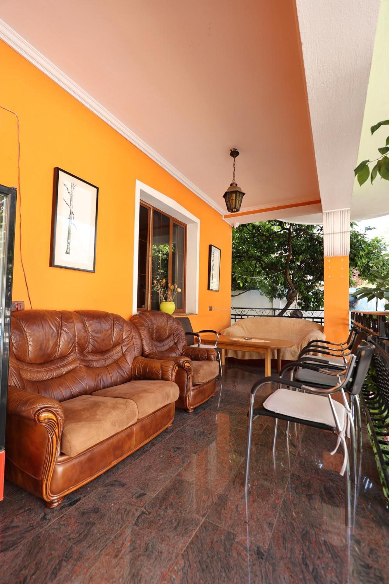 Hostel Osho Тирана Экстерьер фото