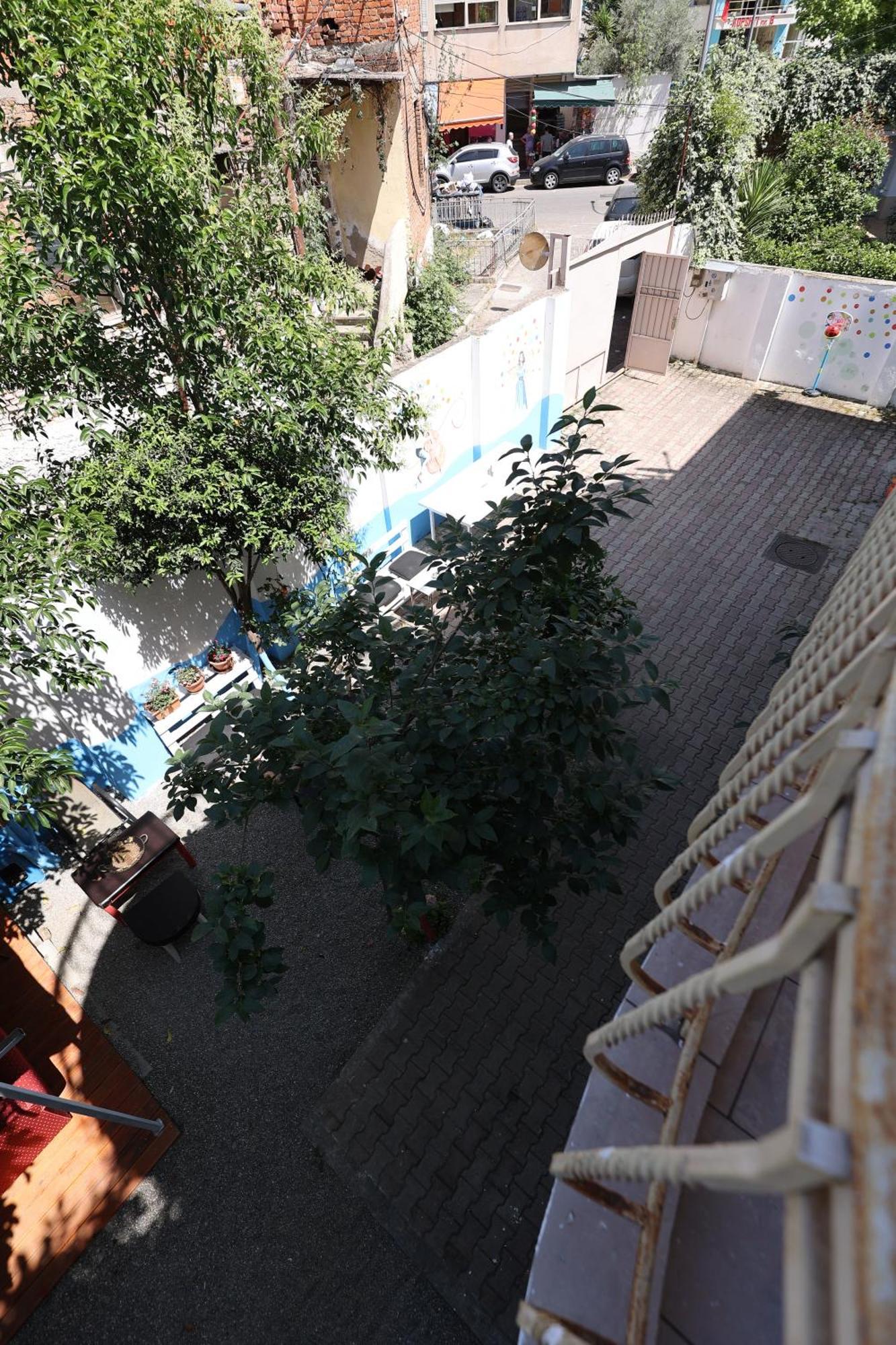 Hostel Osho Тирана Экстерьер фото
