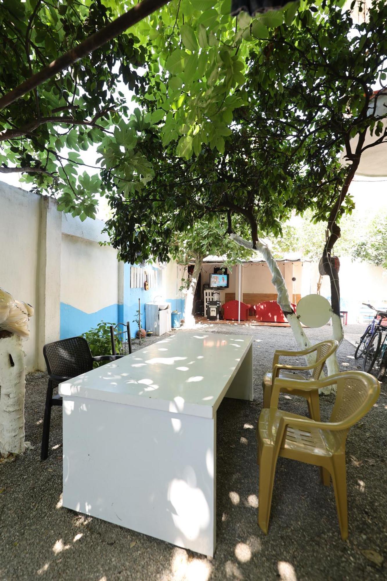 Hostel Osho Тирана Экстерьер фото
