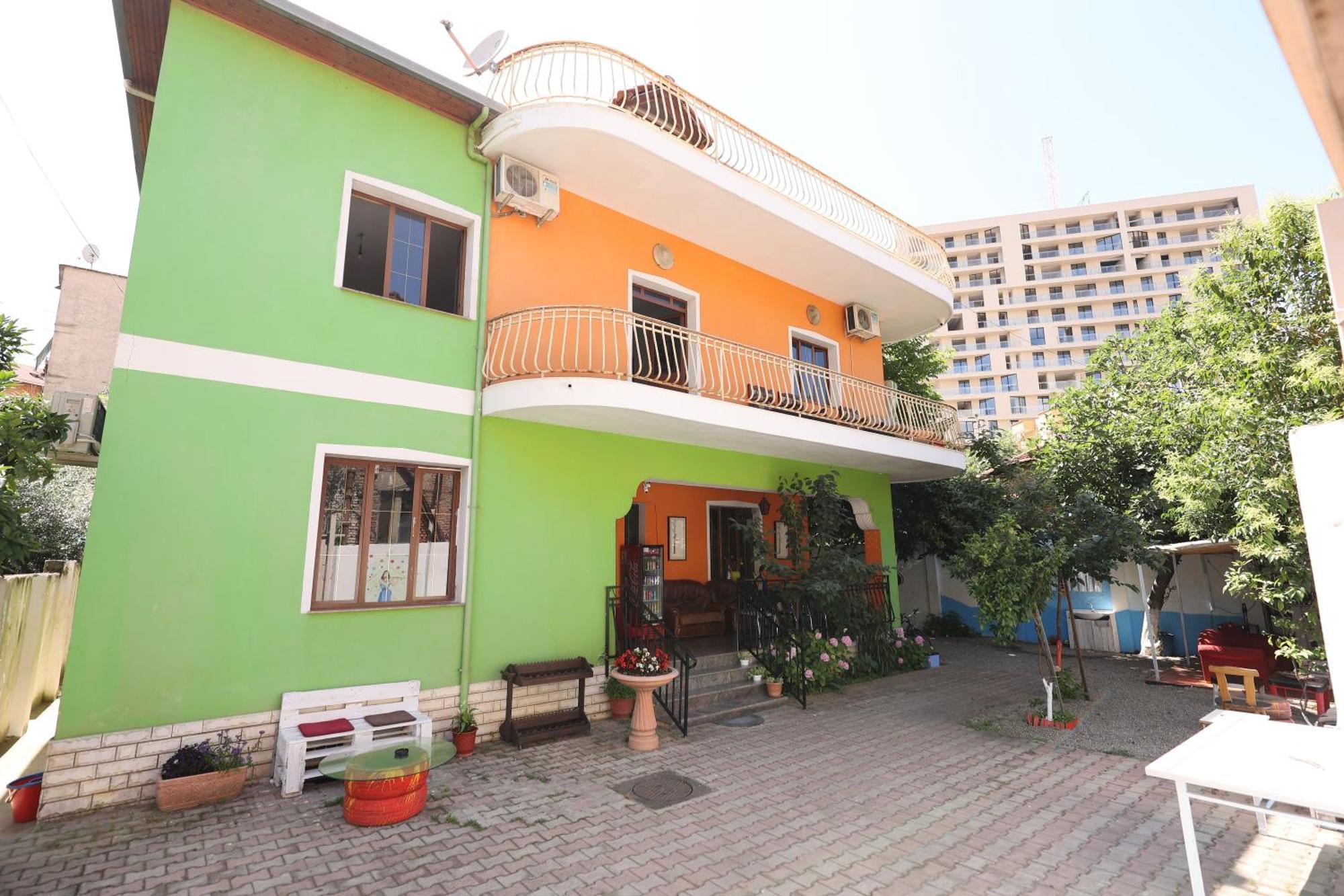 Hostel Osho Тирана Экстерьер фото