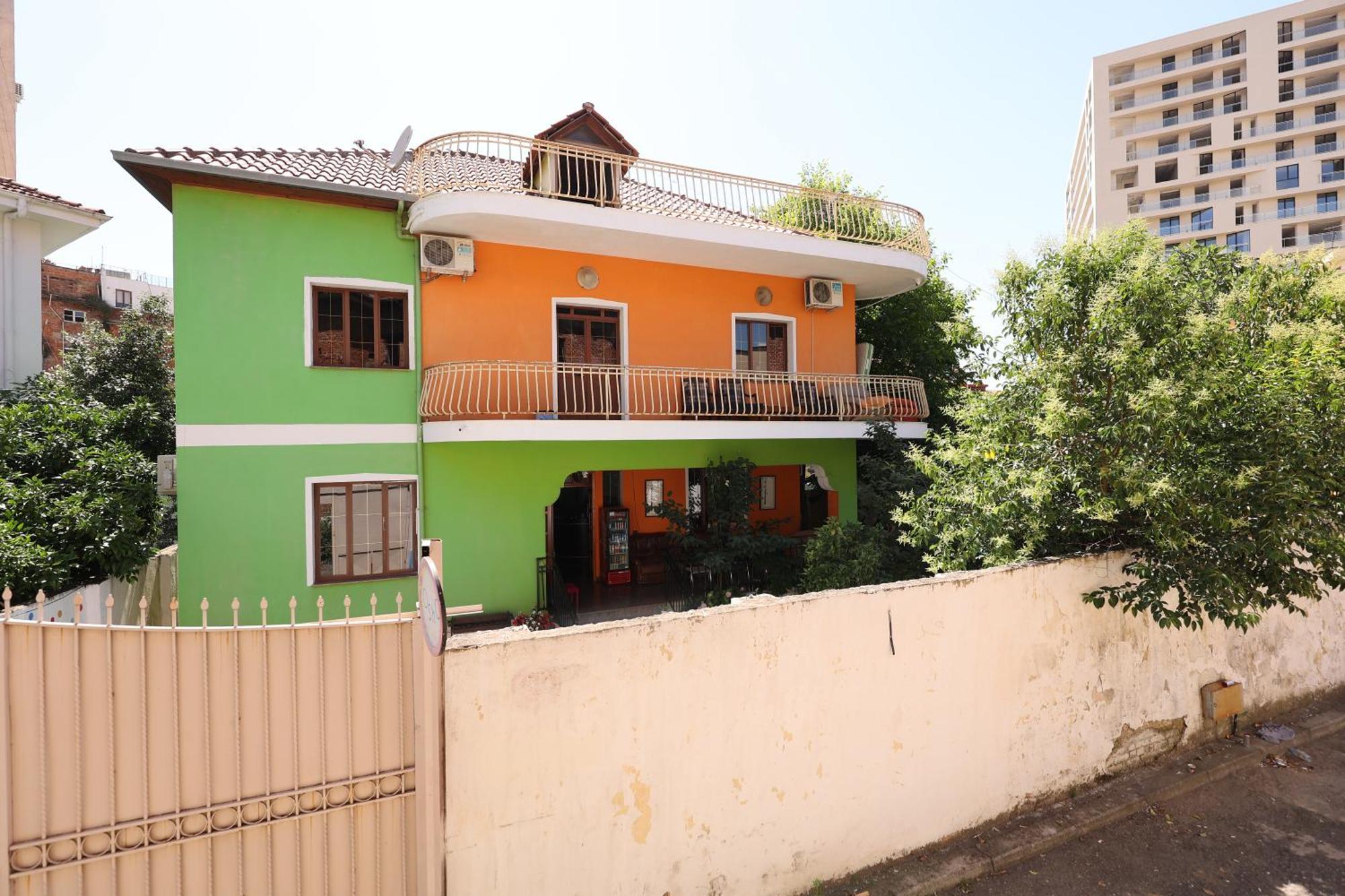 Hostel Osho Тирана Экстерьер фото