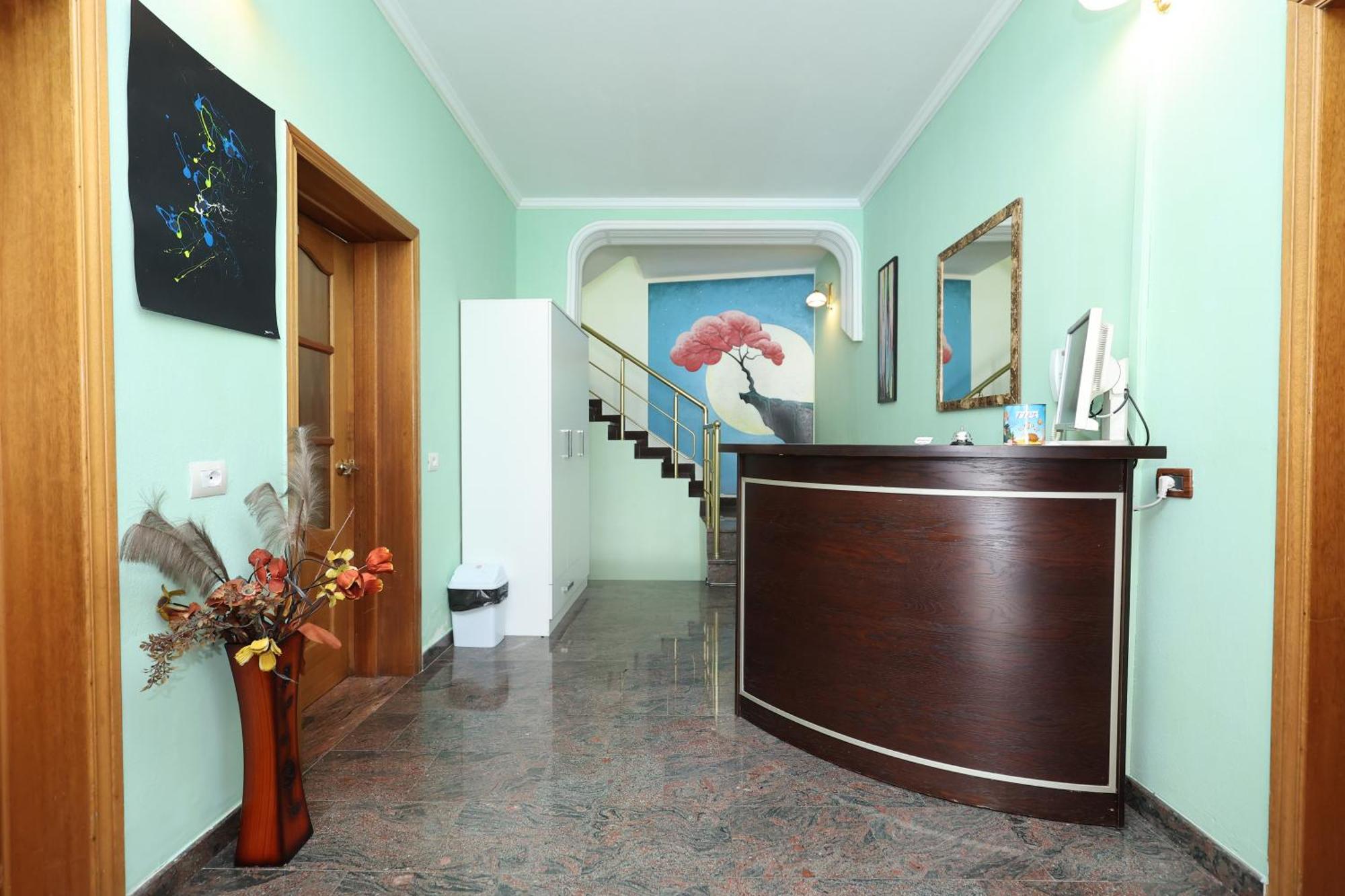 Hostel Osho Тирана Экстерьер фото