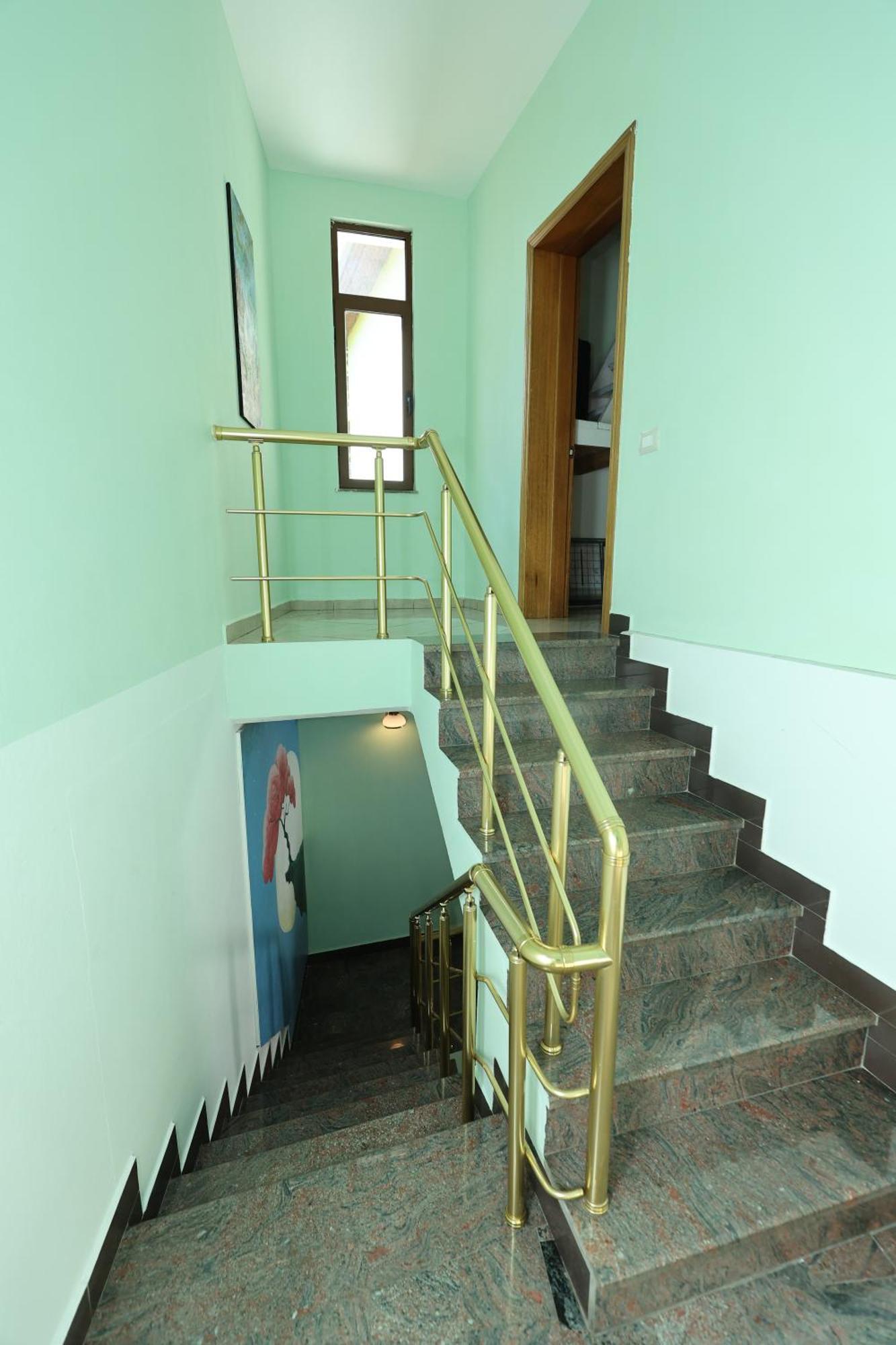 Hostel Osho Тирана Экстерьер фото