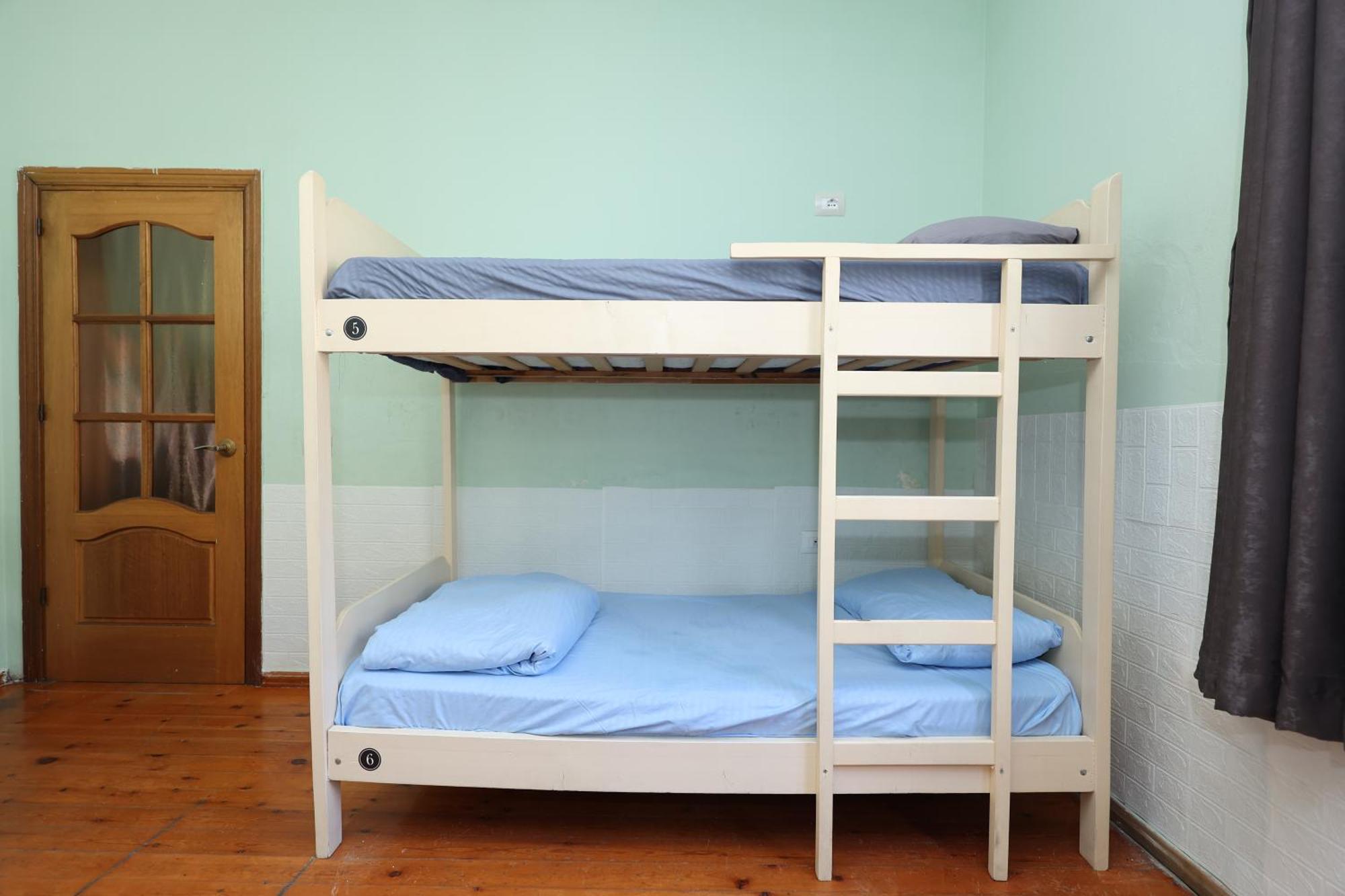 Hostel Osho Тирана Экстерьер фото