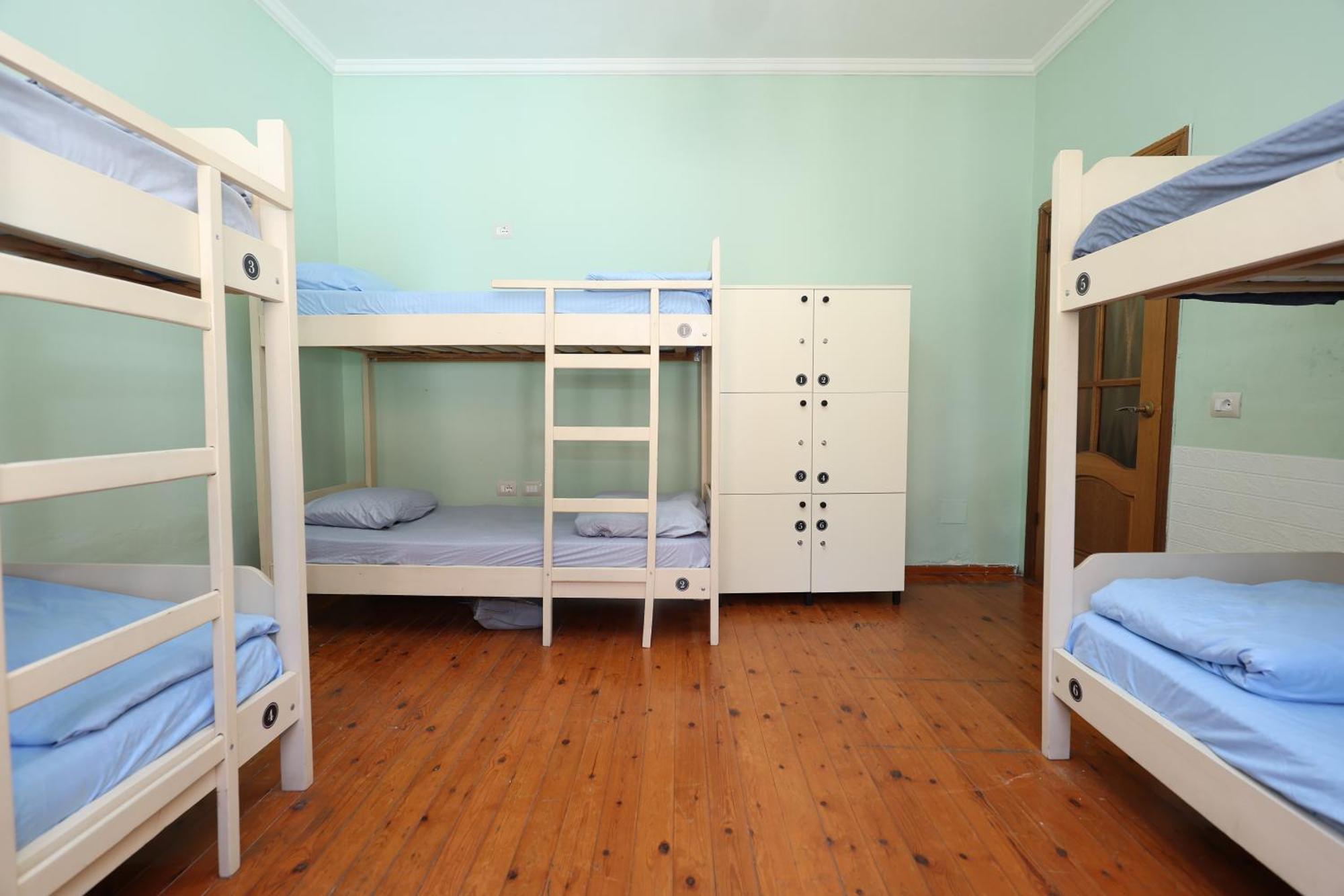 Hostel Osho Тирана Экстерьер фото