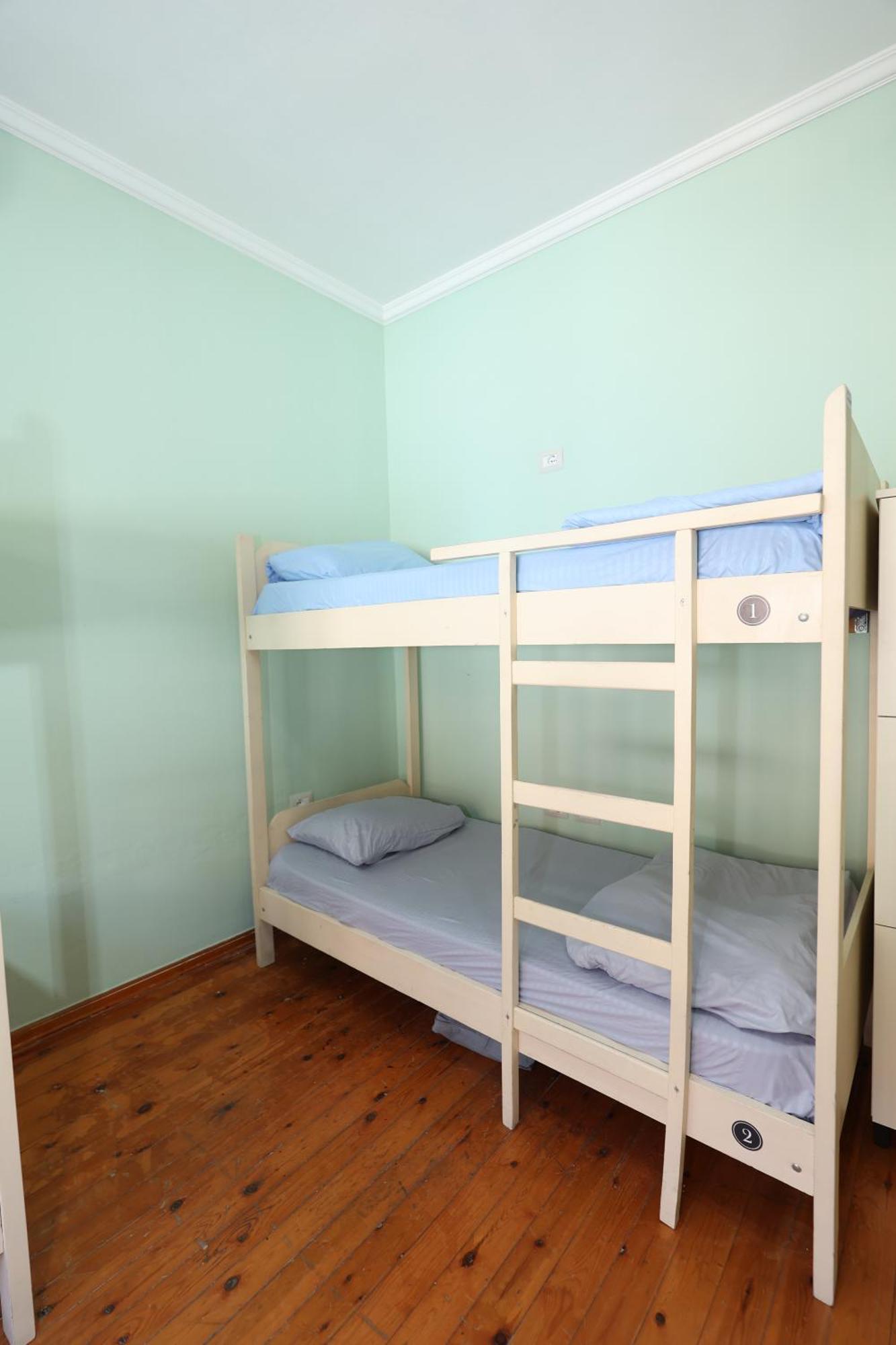 Hostel Osho Тирана Экстерьер фото
